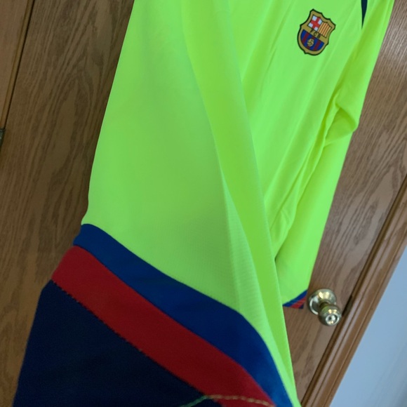 Retro Barcelona 05/06 Jerseys - Picture 4 of 7